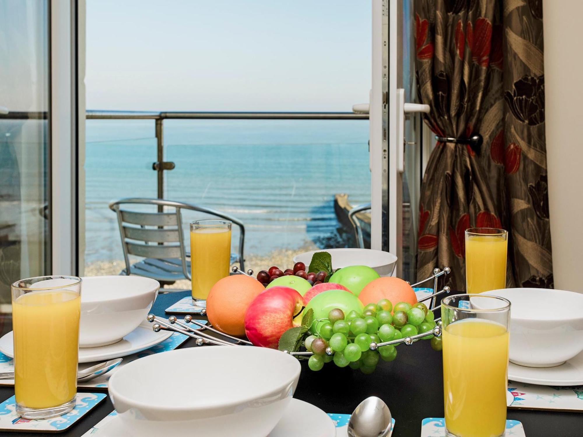 Sunny Beach Apartments 섕클린 외부 사진